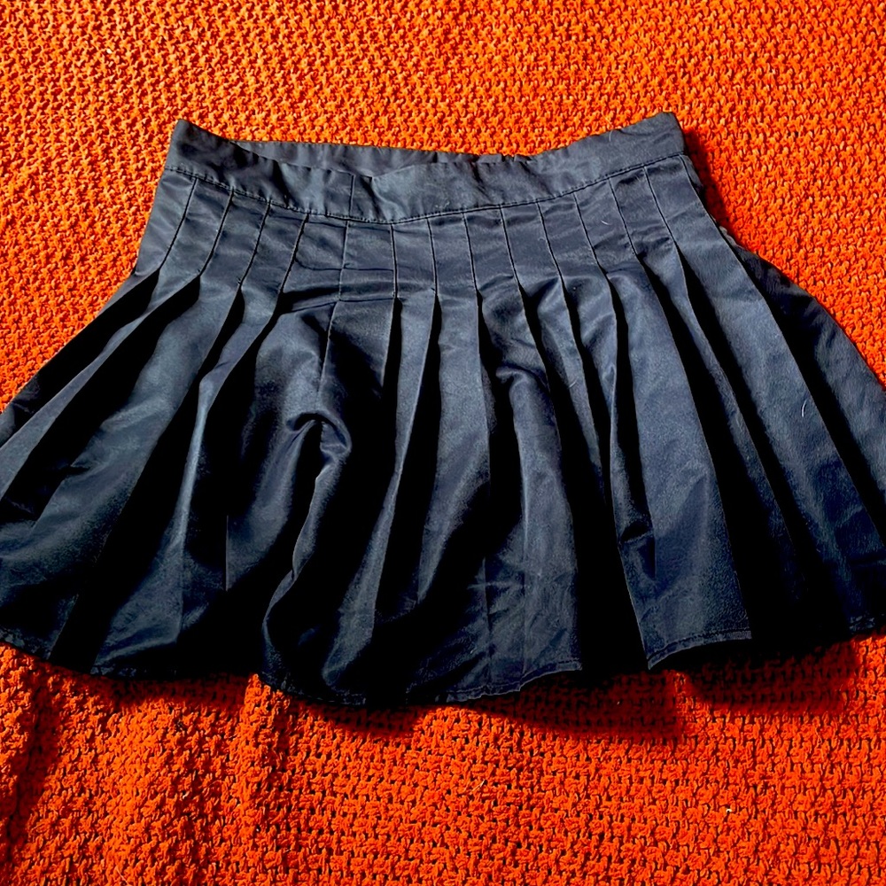 Black pleated skirt